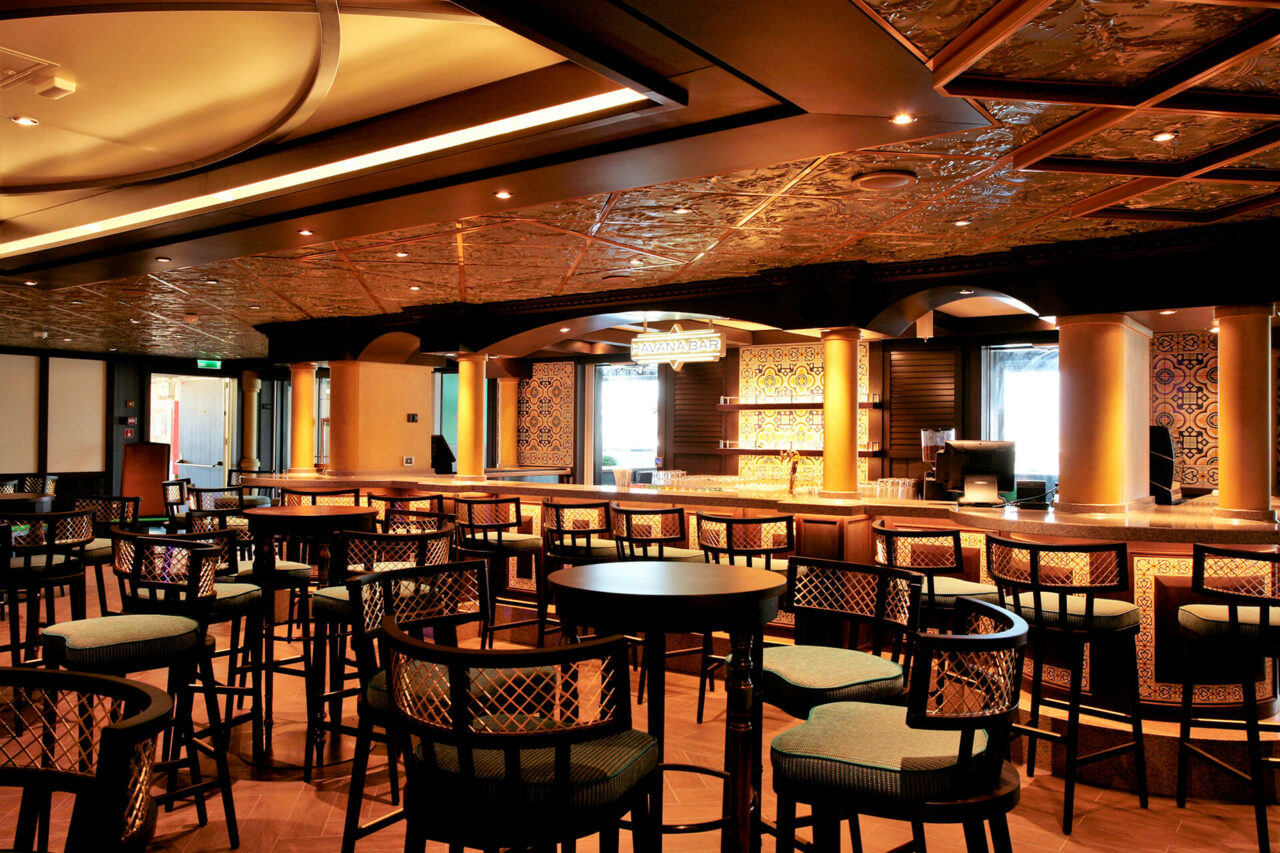 Hull 6242 Carnival Vista