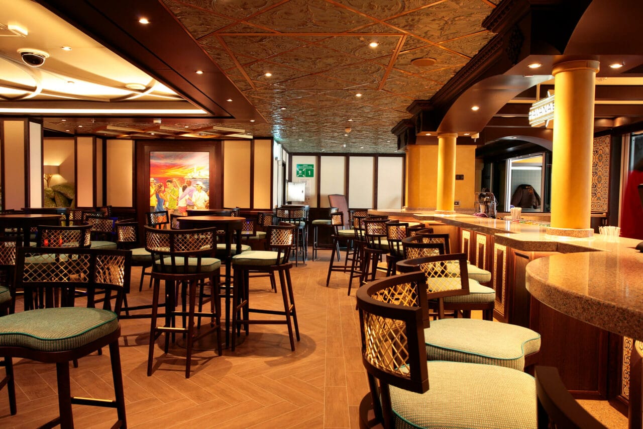 Hull 6242 Carnival Vista