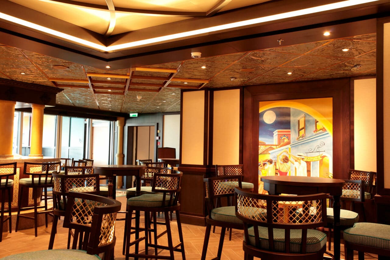 Hull 6242 Carnival Vista