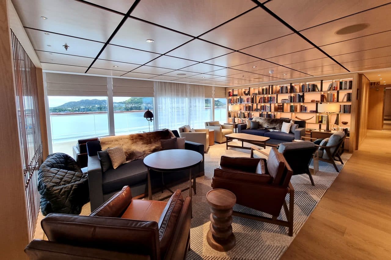 Hull 907 Viking Polaris