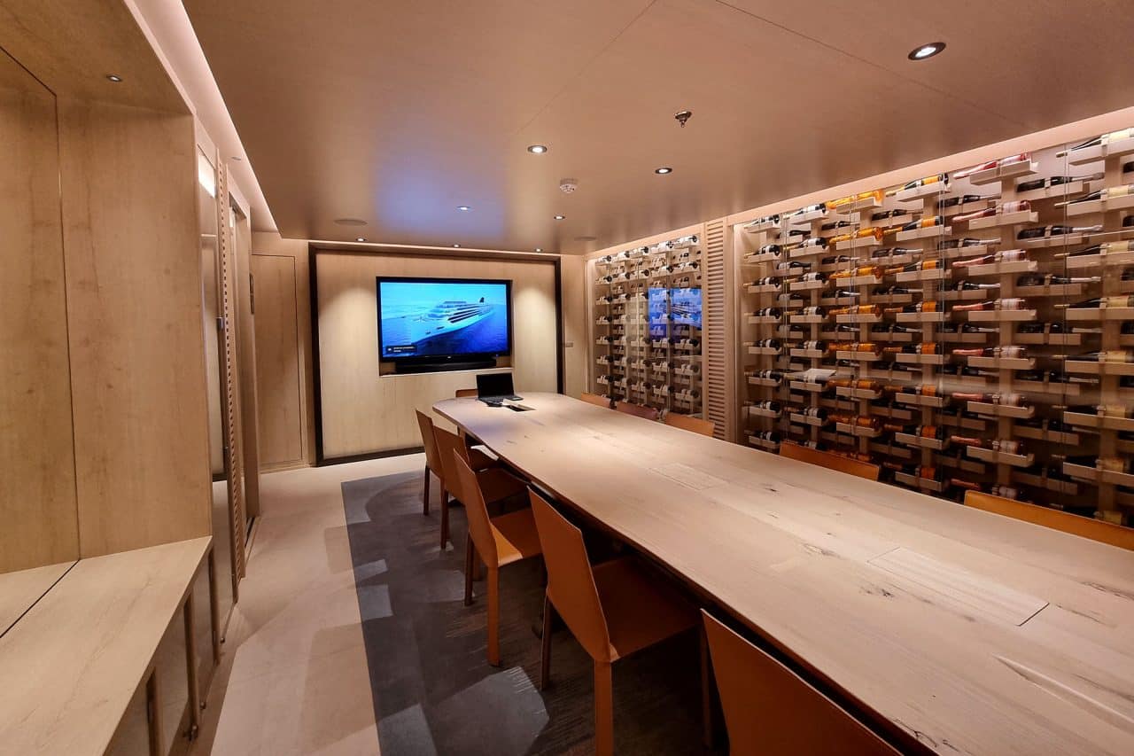 Hull 907 Viking Polaris