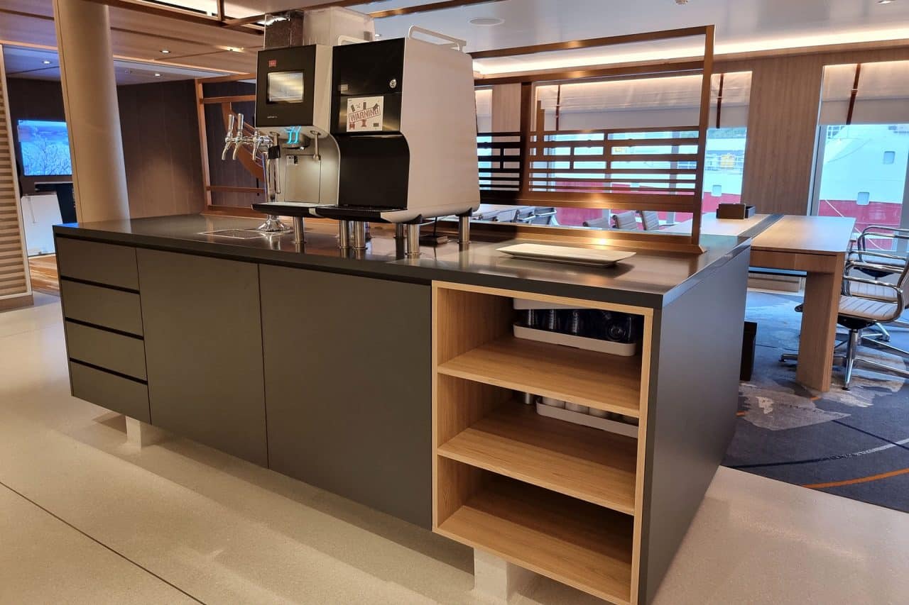 Hull 907 Viking Polaris